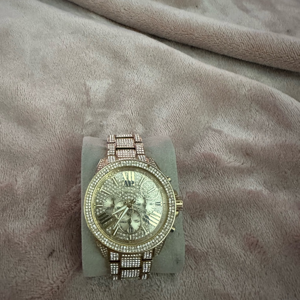 Luxurious Gold And Silver Timepiece Luxurious Gold And Silver Timepiece